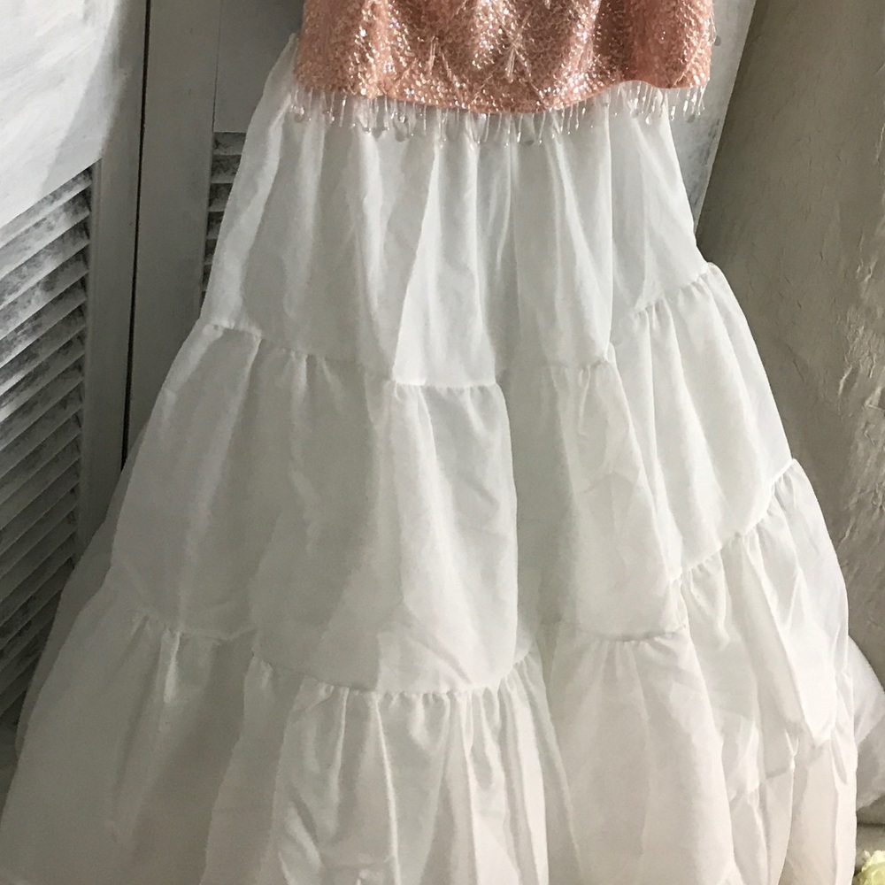Tiered white crinoline full length maxi - Picture 4 of 8